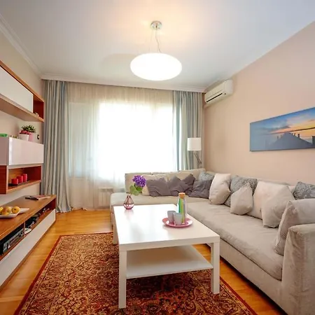 - Location, Near Center! Apartment *