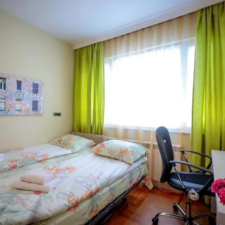 - Location, Near Center! *